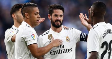 بنزيما وأسينسيو فى هجوم ريال مدريد ضد رايو فاليكانو بالدوري الإسباني