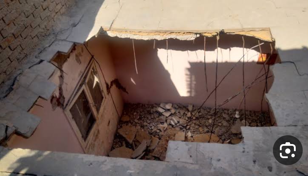 إصابة 7 أشخاص إثر سقوط سقف منزل بدمنهور