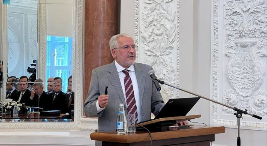 د.الربيعة.. يستعرض التجربة السعودية الرائدة في دعم العمل الإنساني حول العالم