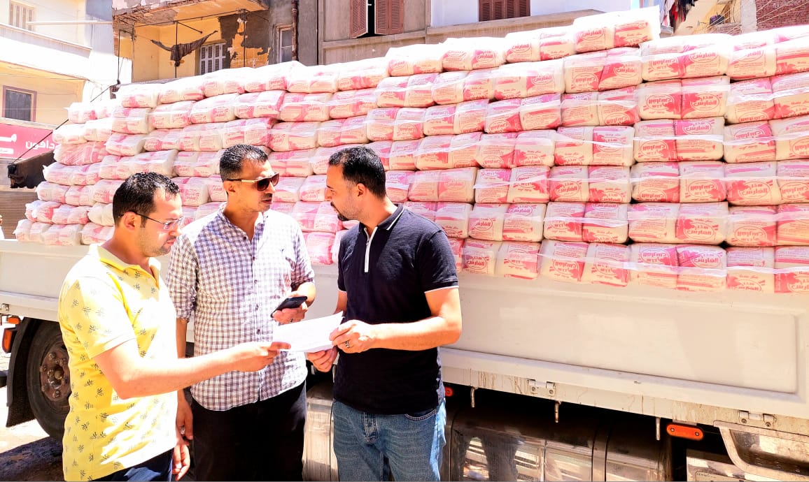 ضبط 10 طن سكر تمويني ناقص الوزن قبل توزيعه على أصحاب بطاقات الدعم بالبحيرة 