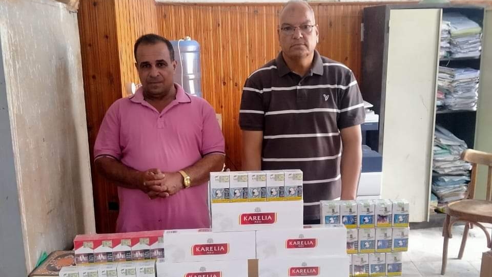 تموين البحيرة...ضبط سجاير مجهولة المصدر بحوش عيسى 