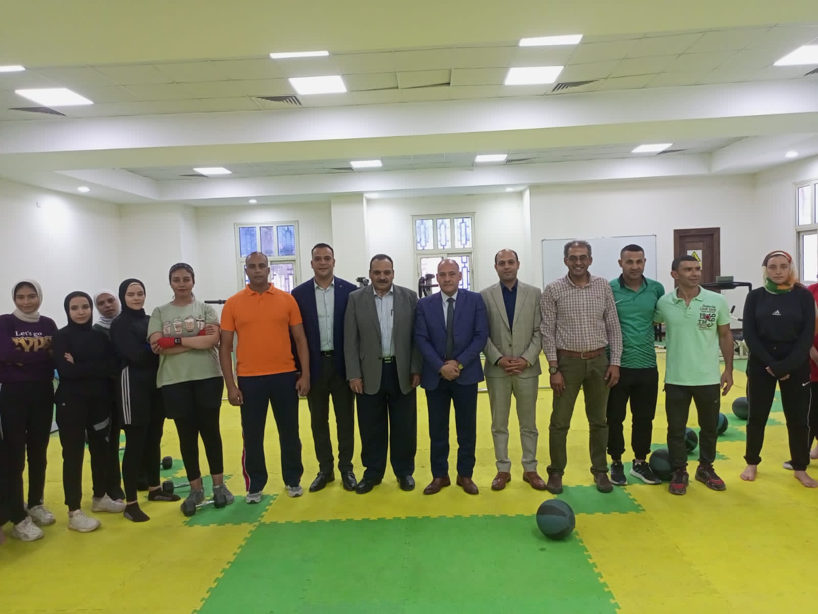 نائب رئيس جامعة بنها لشئون التعليم والطلاب يتفقد أنشطة مركز رعاية الموهوبين وأعمال الصيانة بالمدن الجامعية