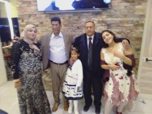 المستشار هشام نور الدين وشقيقته الأستاذه رشا نور الدين وزوجها الأستاذ أحمد الشيخ وأبنائهما جني وريتال 
