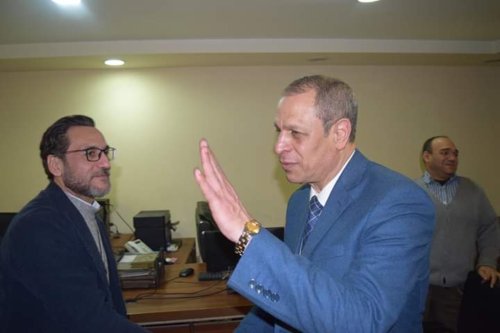 حاتم زكريا... صحافي له تاريخ