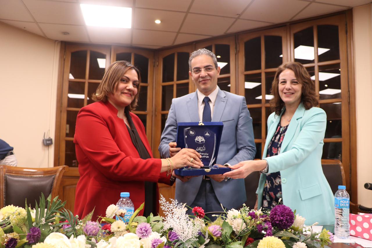  نقيب الإعلاميين :  الاعلام الناجح هو صاحب المهنيه والاقوى تأثيرا 