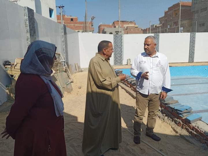 وكيل وزارة الشباب والرياضة بالقليوبية يتفقد الاعمال الإنشائية بحمام سباحة مركز شباب كفر مناقر ببنها 