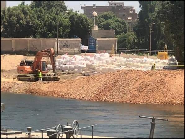 سويلم يستعرض الموقف التنفيذى لمشروع مجموعة قناطر ديروط الجديدة