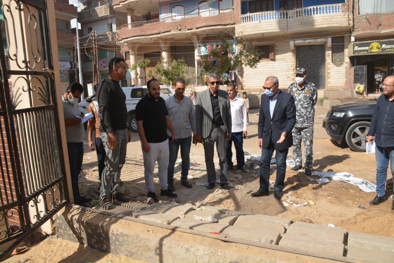 فى جولة مفاجئةمحافظ القليوبية يتفقد مشروعات حياه كريمة بمدينة شبين القناطر بقطاعات الشباب والرياضة والصحة ومياه الشرب والصرف الصحي للوقوف علي الموقف التنفيذي