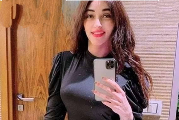 قوات الأمن تلقي القبض بالصدفة على فتاة التيك توك  "منار سامي"