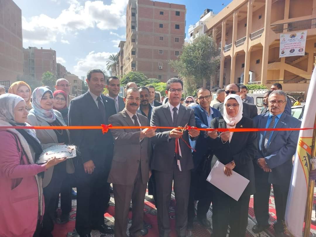 لخدمة المجتمع المحلى :  "الجيزاوى" يفتتح معرض تسويق منتجات كليات جامعة بنها