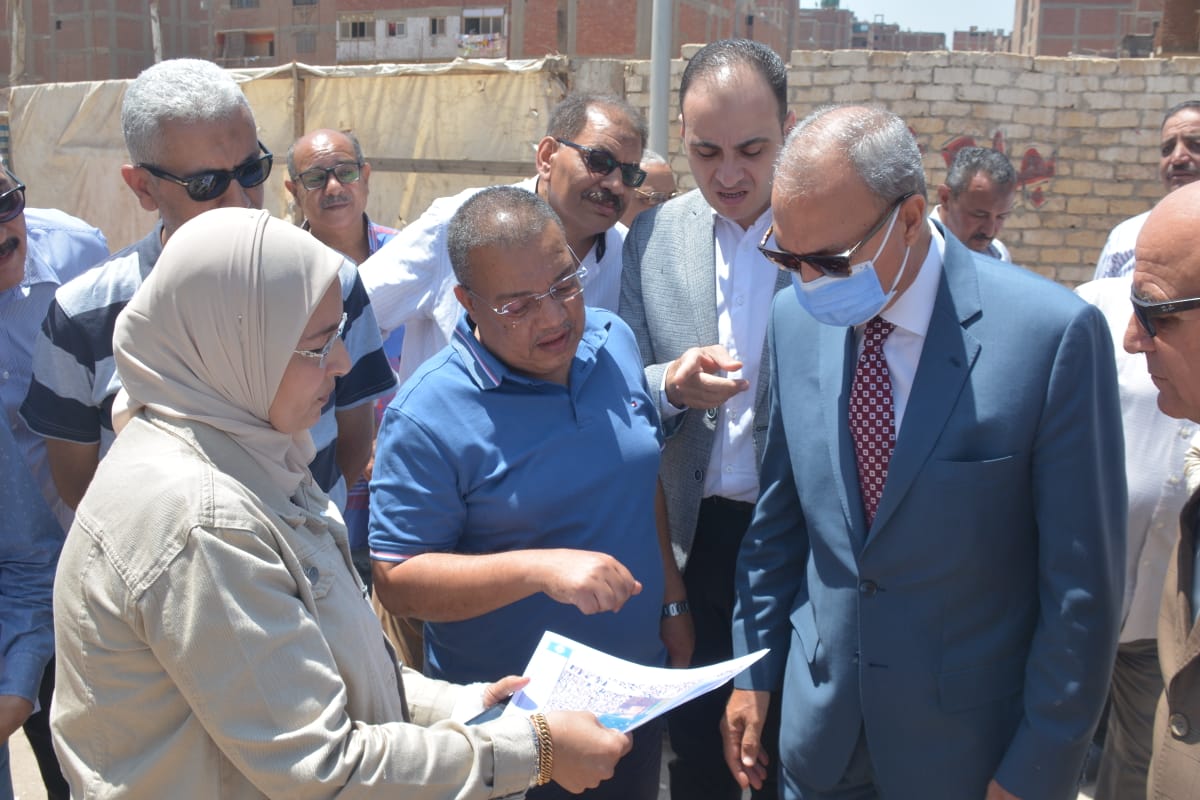 محافظ القليوبية يقوم بجولة لمعاينة قطع أراضي بمدينة الخصوص وحي شرق شبرا الخيمة مقترحة لإقامة مجمع مدارس ومستشفيات