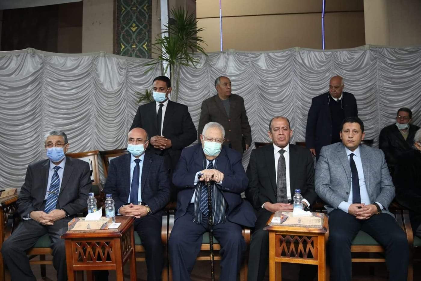 شيخ الأزهر والخطيب ووزراء وفنانين وكبار المسؤلين واعضاء مجلس النواب والشيوخ فى عزاء ابنة نقيب المحامين 