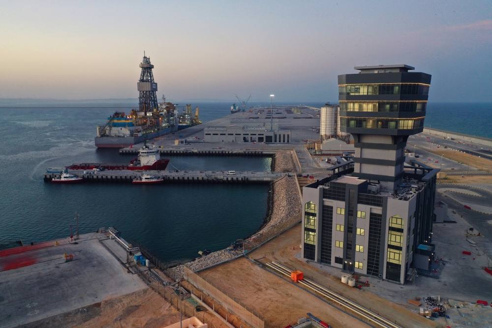 سلطنة عمان أول دولة عربية تبدأ إنتاج الحديد الأخضر لتحقيق الحياد الكربوني عام 2050