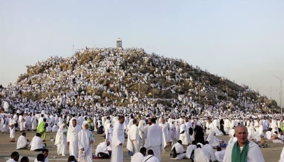 وسط أجواء روحانية.. ضيوف برنامج خادم الحرمين الشريفين يستقرون في مشعر عرفات لأداء الركن الأعظم من أركان الحج