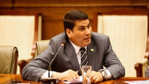 برلماني يطالب بنقل الضغط العالي من فوق الكتلة السكنية بالجانب البحري من قرية منهرو