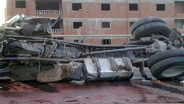 مصدر أمني يكشف تفاصيل الحالة المرورية بعد انقلاب مقطورة بطريق الاوتوستراد