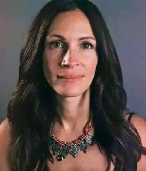 جوليا روبرتس توجه رسالة نارية لحواء" الماكياج قناع زائف