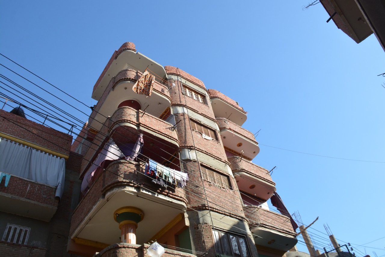 محافظ القليوبية يتابع أعمال إزالة 5 حالات تعدي بمساحة 650م2 تم رصدها من قبل وحدة المتغيرات المكانية بالقرى التابعة لمركز ومدينة بنها