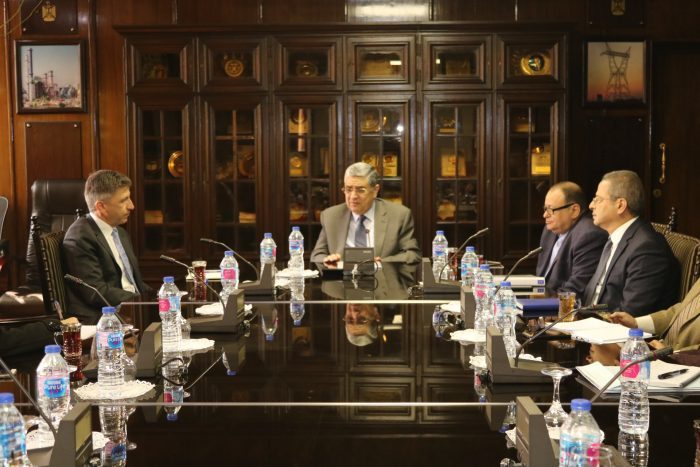 مصر تستكمل الإجراءات اللازمة للبدء فى تنفيذ مشروع الربط الكهربائى مع أوروبا من خلال قبرص