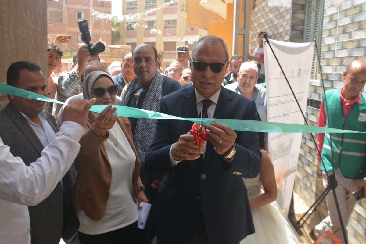 وسط فرحة كبيرة من الأهالي ... محافظ القليوبية يتفقد منازل مدينة القناطر الخيرية التي تم تطويرها