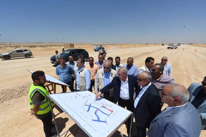 فى ختام جولة استمرت 5 ساعات بـ3 مدن جديدة:  وزير الإسكان يتابع أعمال الطرق وموقف طلبات تقنين أوضاع الأراضي المضافة لمدينة العبور الجديدة بالقرار الجمهوري 249 لسنة 2016