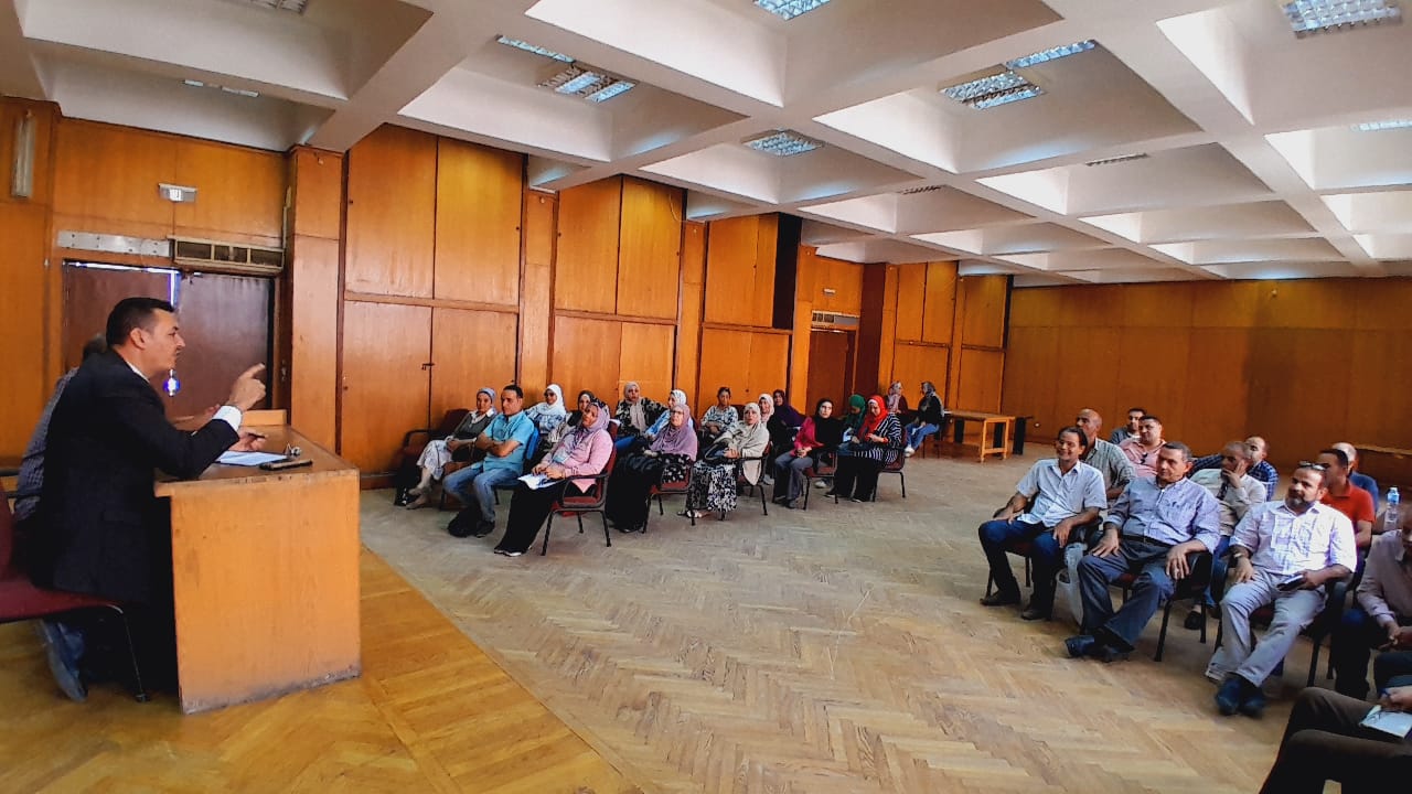 استعدادا للانطلاق..."بداية"على رأس قائمة اجتماع مدير عام الجيزة بمديري الإدارات والمواقع الثقافية