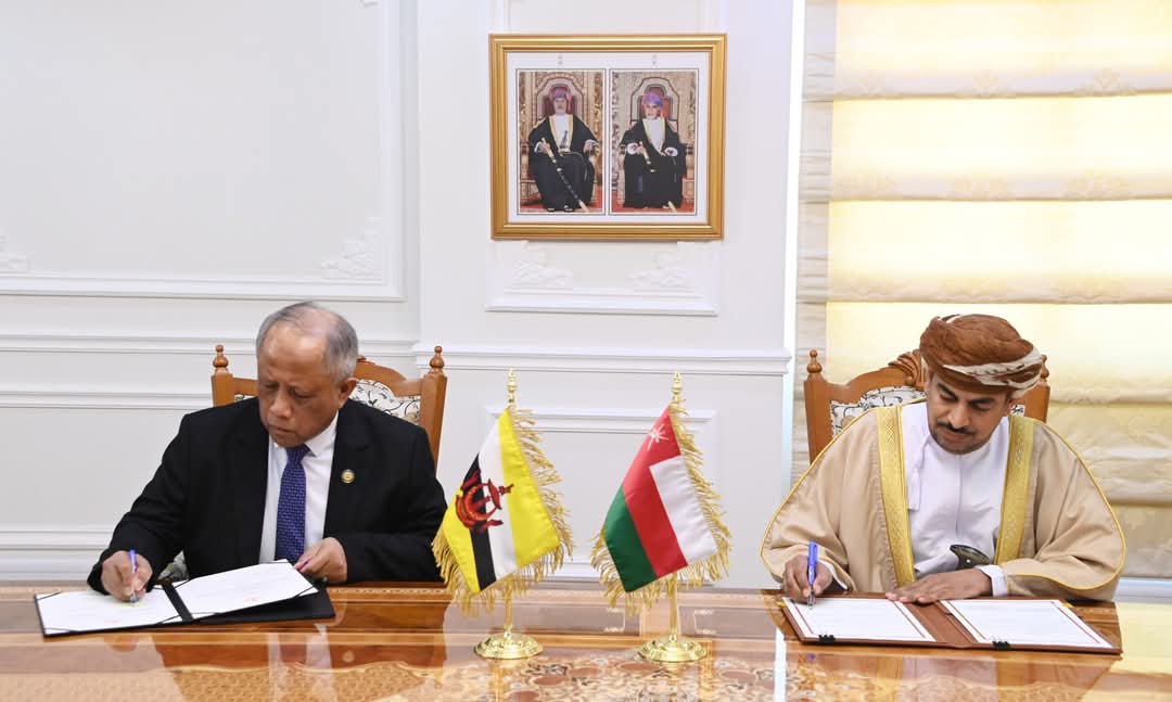 سلطنة عُمان وبروناي دار السّلام توقّعان على مذكرة تفاهم في المجال الإعلامي   