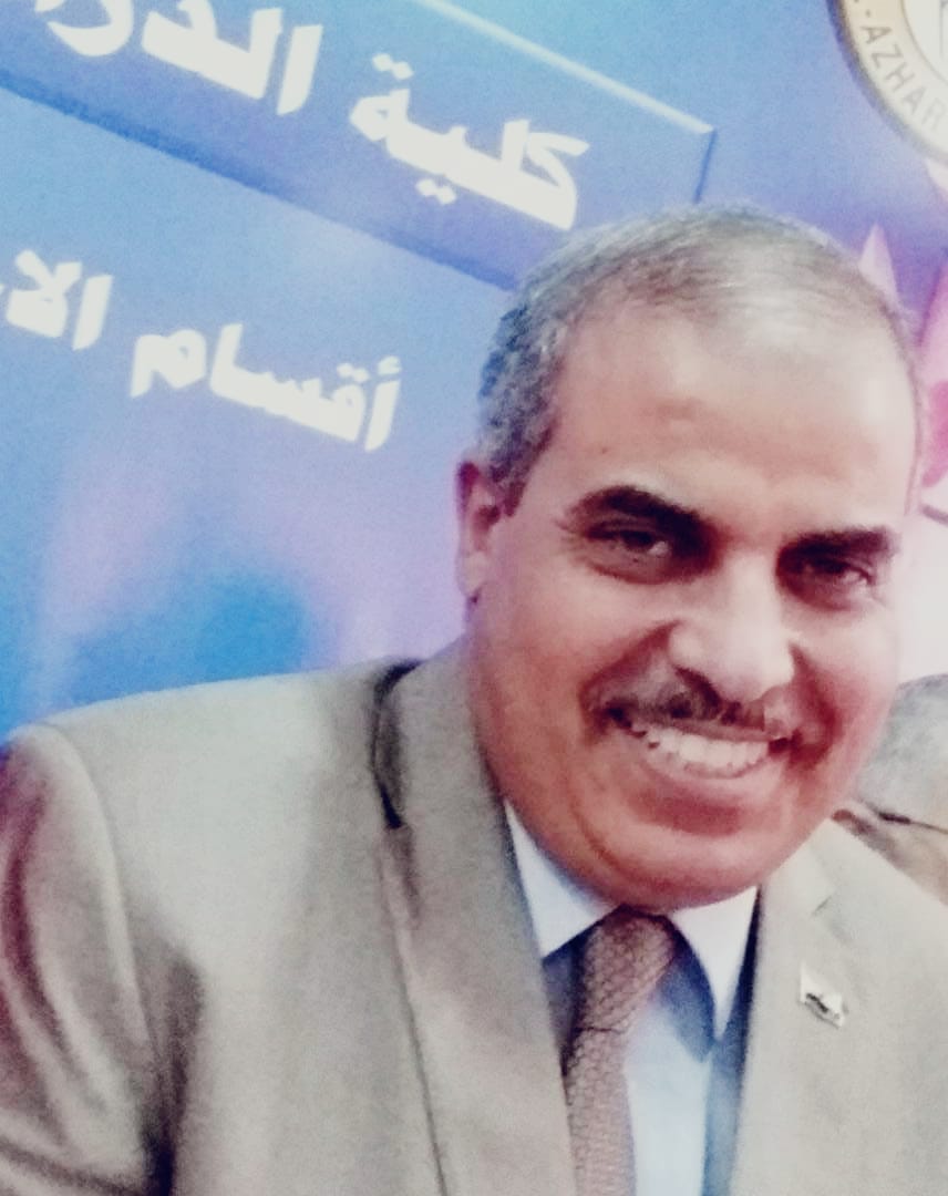 بالصور : رئيس جامعة الأزهر يهنئ كلية الدراسات الإنسانيةلحصول ٤ برامج على اعتماد الجودة