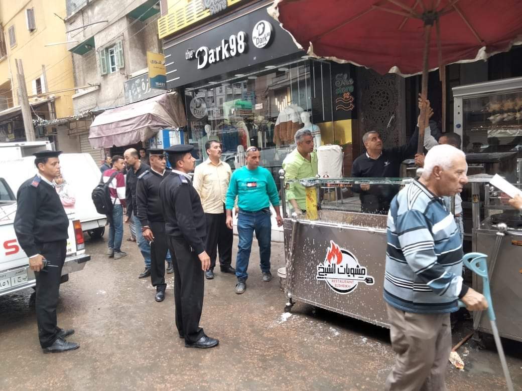 إزالة 278 مخالفة إشغال طريق ثابت ومتحرك بكفر الدوار 