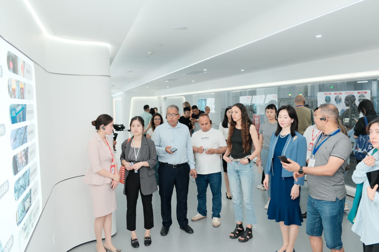 انفراد : صوت الوطن في جولة ميدانية بميناء السكك الحديدية الذي يريط الصين بأوروبا