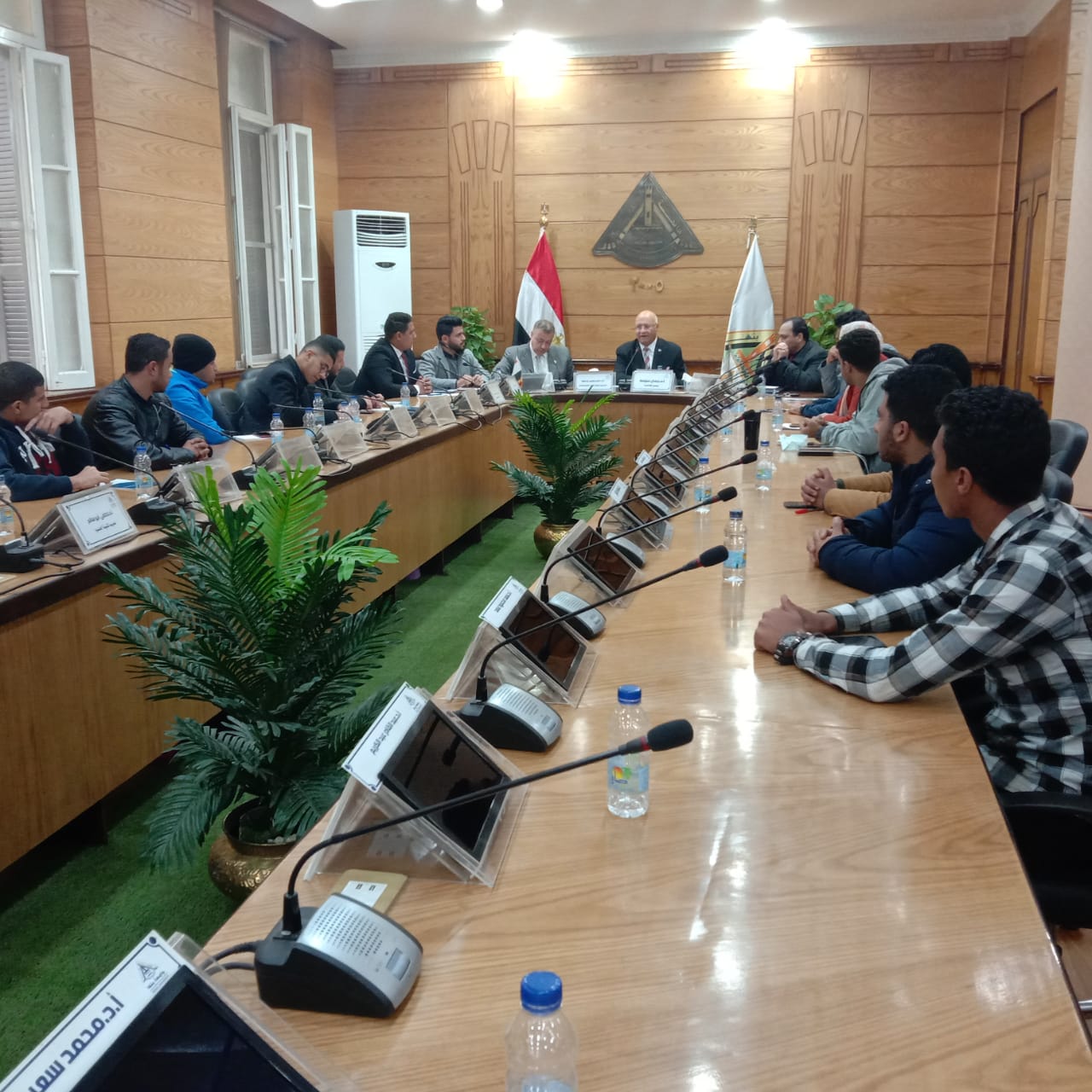 خلال لقائه باتحاد طلاب الجامعة : رئيس جامعة بنها : حريصون على دعم الأنشطة والاتحادات الطلابية تفرز قيادات شابة للمستقبل