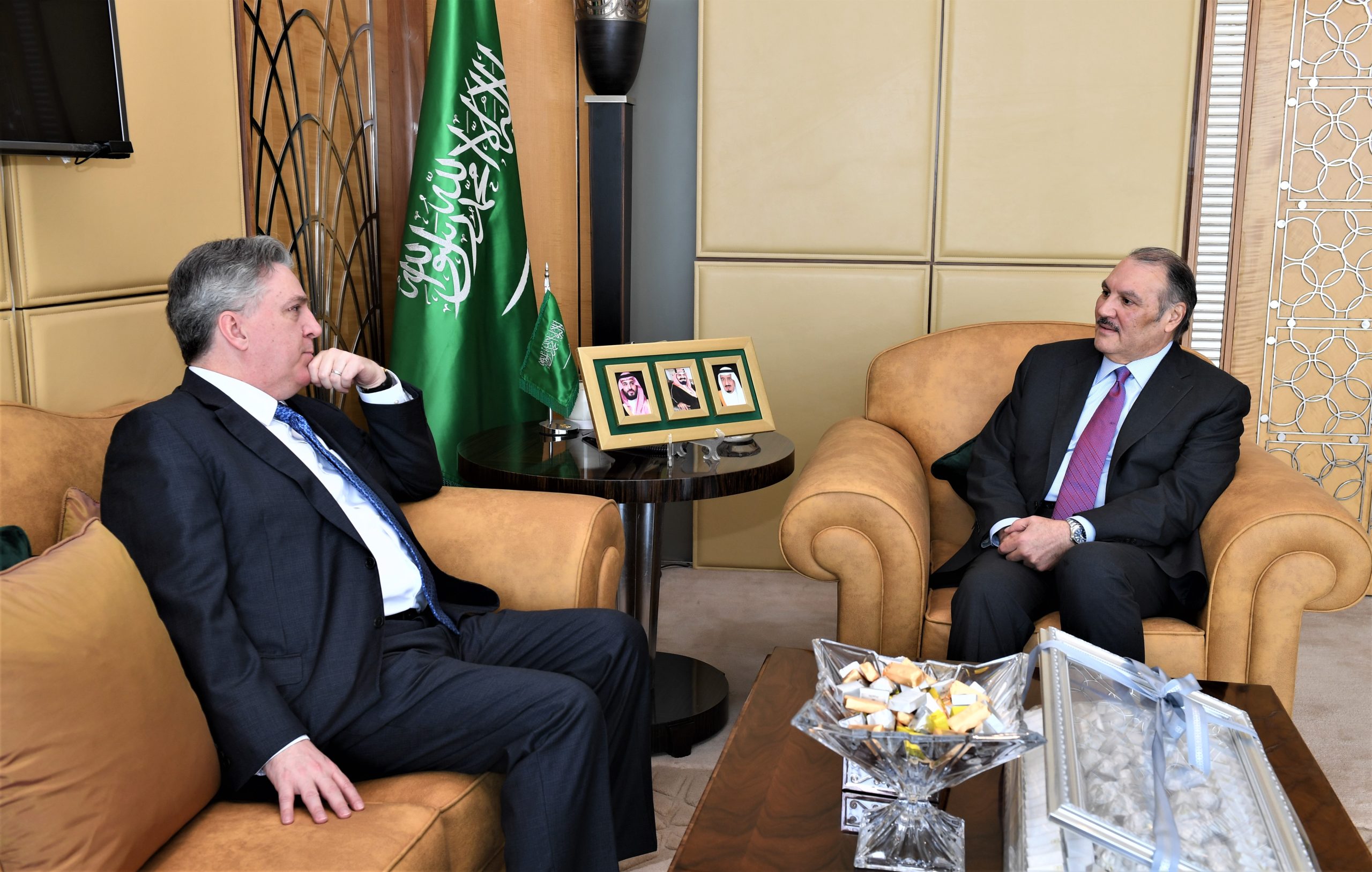 سفير المملكة لدى مصر يستقبل القائم بأعمال السفارة الأمريكية لدى القاهرة