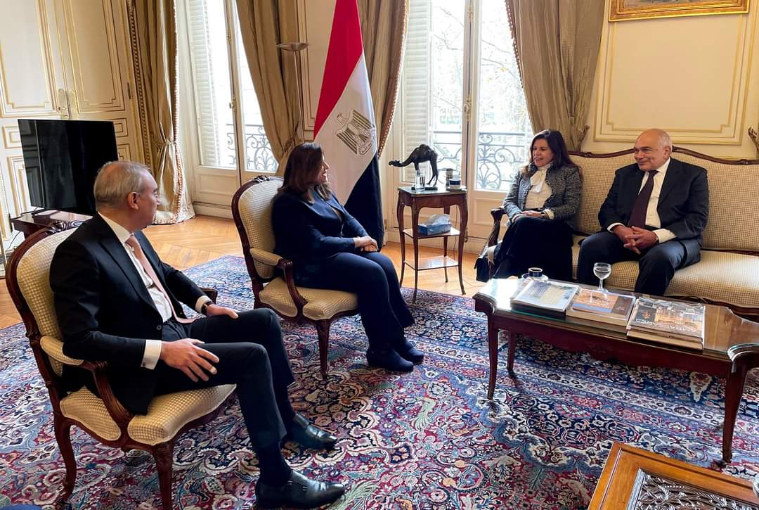 في إطار جولتها الأوروبية ضمن حملة "شارك بصوتك"..  وزيرة الهجرة تعقد عدة اجتماعات مع نخبة من رجال الأعمال والمستثمرين المصريين في فرنسا 