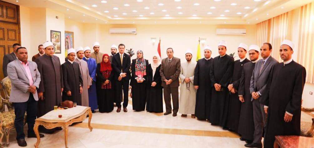 محافظ شمال سيناء يستقبل أعضاء مركز الأزهر العالمي للفتوى الإلكترونية