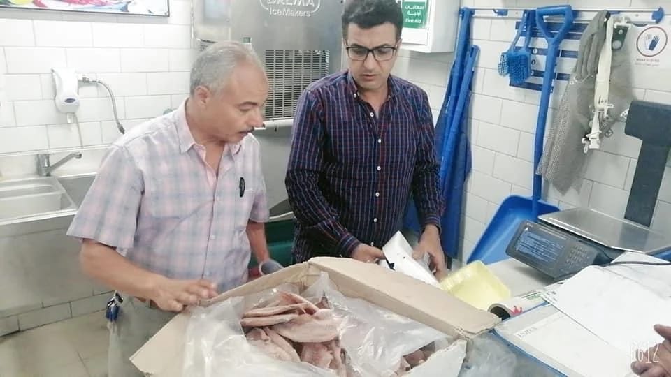 رئيس مدينة الغردقة يقود حملة تفتيشية مفاجئة على الأسواق والمحلات