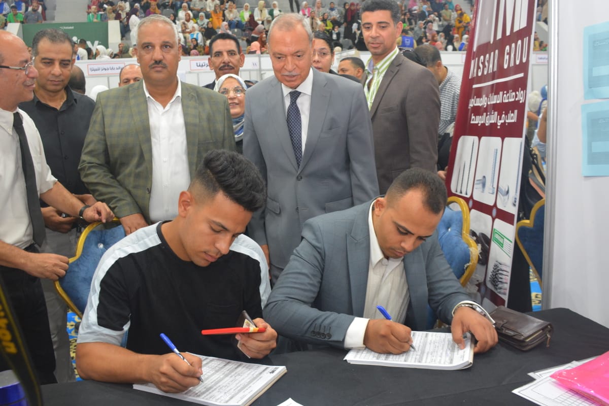 بمشاركة 55 شركة.. محافظ القليوبية يفتتح ملتقى توظيف حياة كريمة بنادي سيتي كلوب بمدينة بنها 