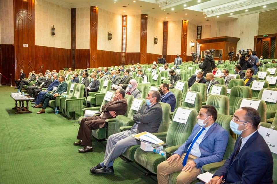 محافظ القليوبيه يعقد اجتماعا دوريا لمتابعة ومناقشة نسب التنفيذ لمشروعات حياه كريمه في قري شبين القناطر