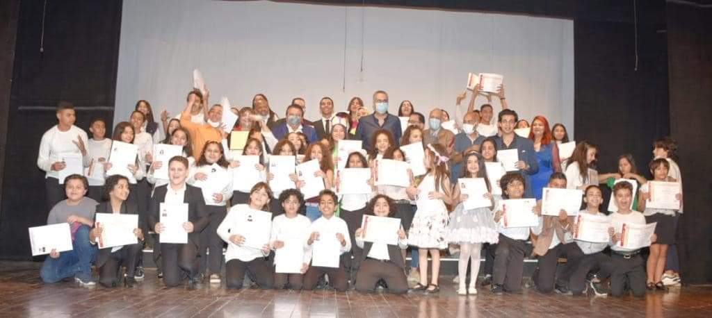 وزيرة الثقافة تسلم شهادات تخرج الدفعة الأولى من "مواهب مصر" على مسرح متروبول