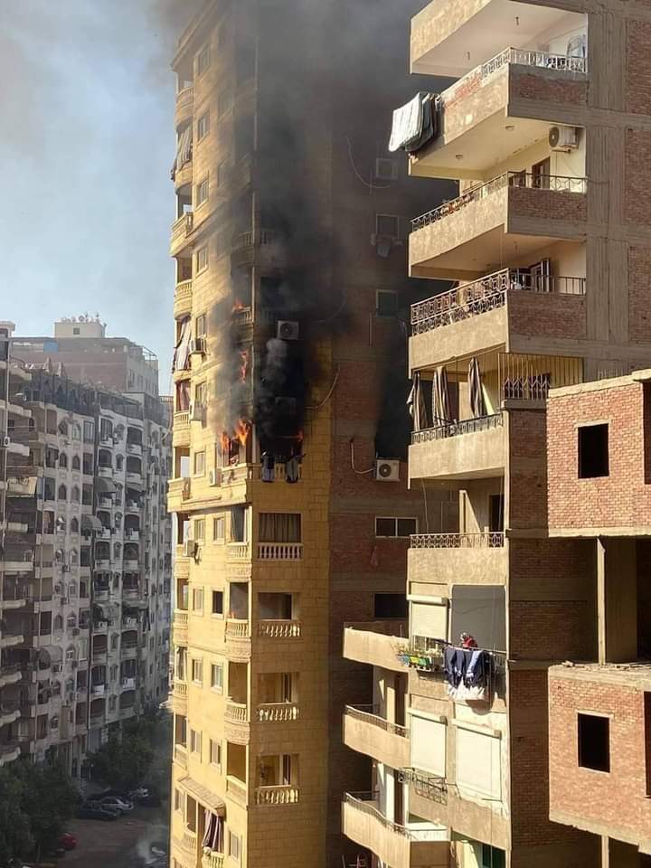 حريق في عمارة سكنية بحدائق حلوان