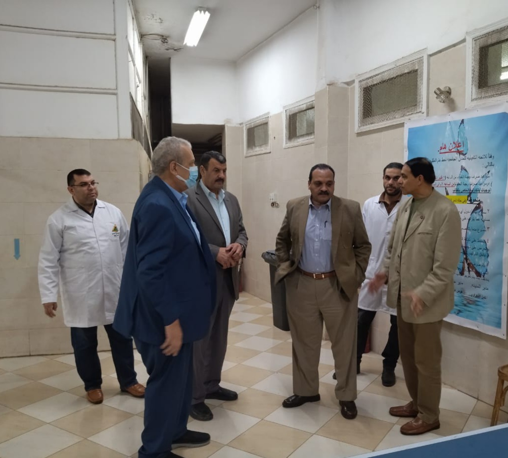 فى جولة مفاجئة :  نائب رئيس جامعة بنها لشئون التعليم والطلاب يتفقد المدينة الجامعية بشبرا