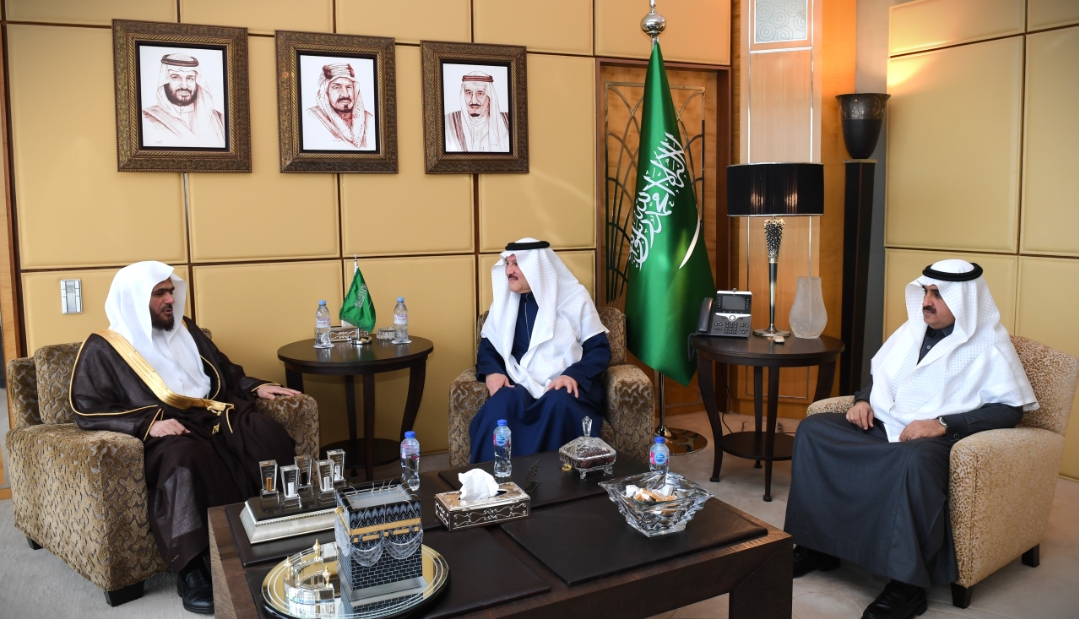 سفير المملكة العربية بالقاهرة يستقبل إمام وخطيب المسجد النبوي