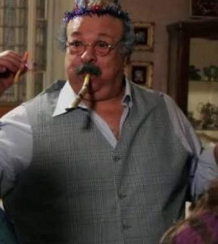 زمايل عمري في الشركة..ماليش غيركم تركه