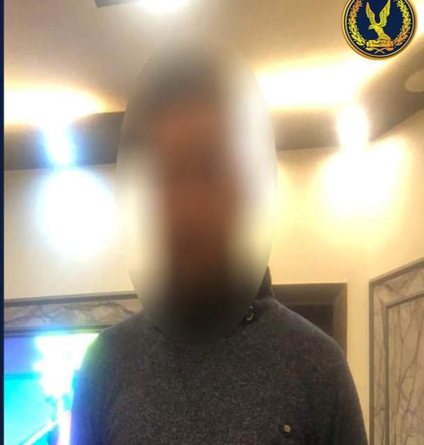 القبض علي مسجل يبث مقاطع فيديو منافية للآداب  مقابل الأموال