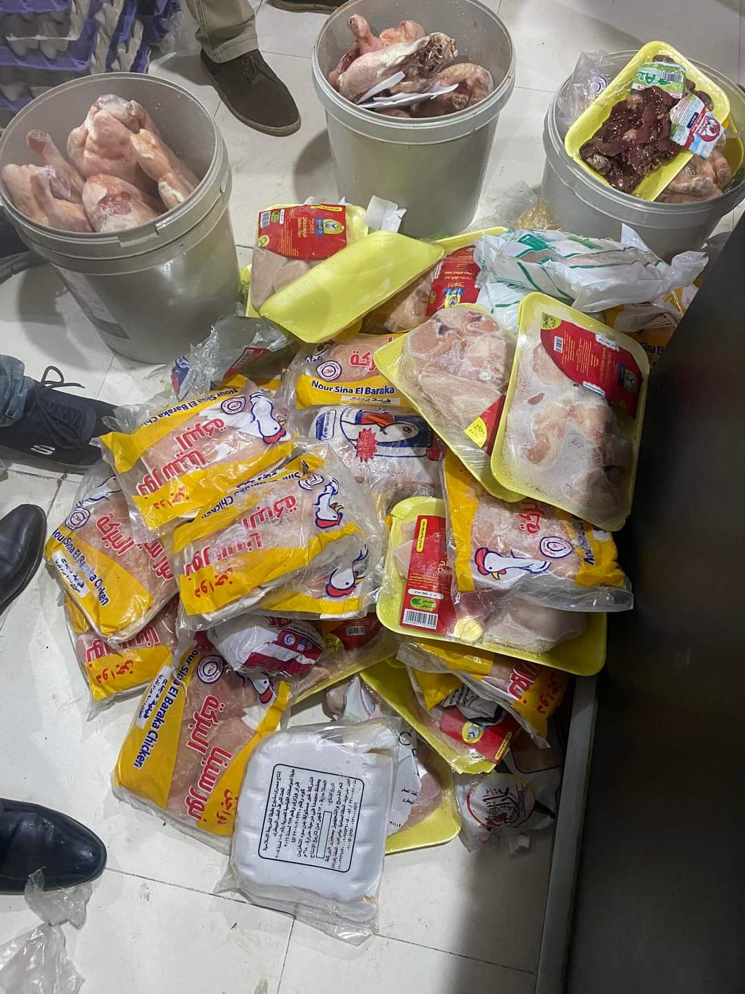 ضبط ١٥٠ كيلو فراخ مجمدة بها حروق تجميد بسوهاج 