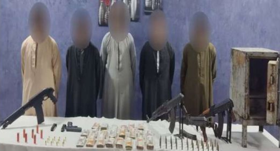 ضبط مرتكبى السطو المسلح على محطة وقود أسيوط والداخلية تعيدالمسروقات