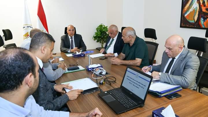 استجابة لشكاوي المزارعين بمنطقة بحر البقر بالشرقية سويلم يعقد اجتماعاً لمتابعة حالة الرى بالمنطقة والحالة الفنية لمحطة (١) بحر البقر