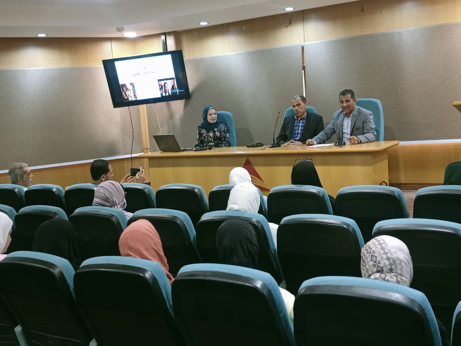 ندوة توعوية بعنوان زواج القاصرات جريمة إنسانية بمكتبة مصر العامة بدمنهور