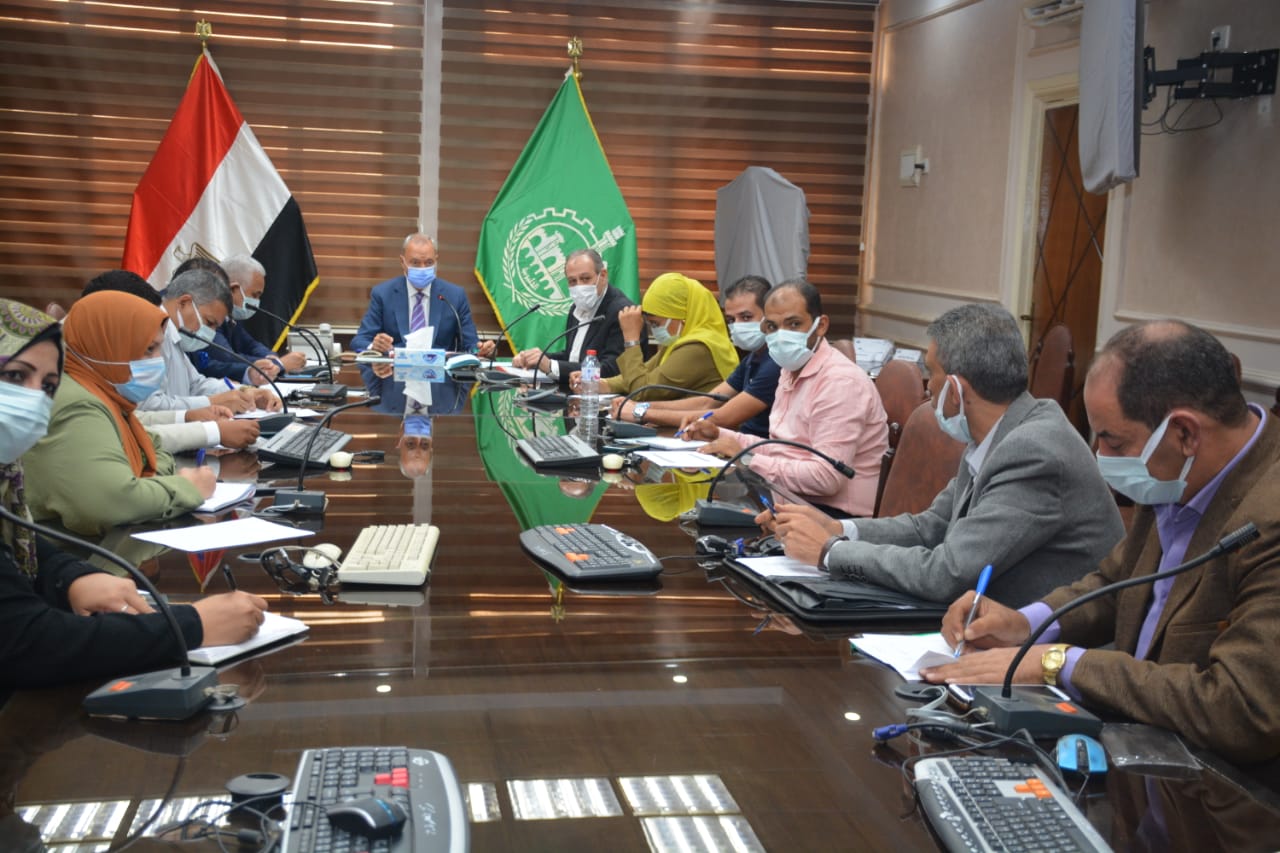 محافظ القليوبية يعقد إجتماعا لمتابعة تنفيذ المشروعات بالمبادرة الرئاسية حياة كريمة بشبين القناطر