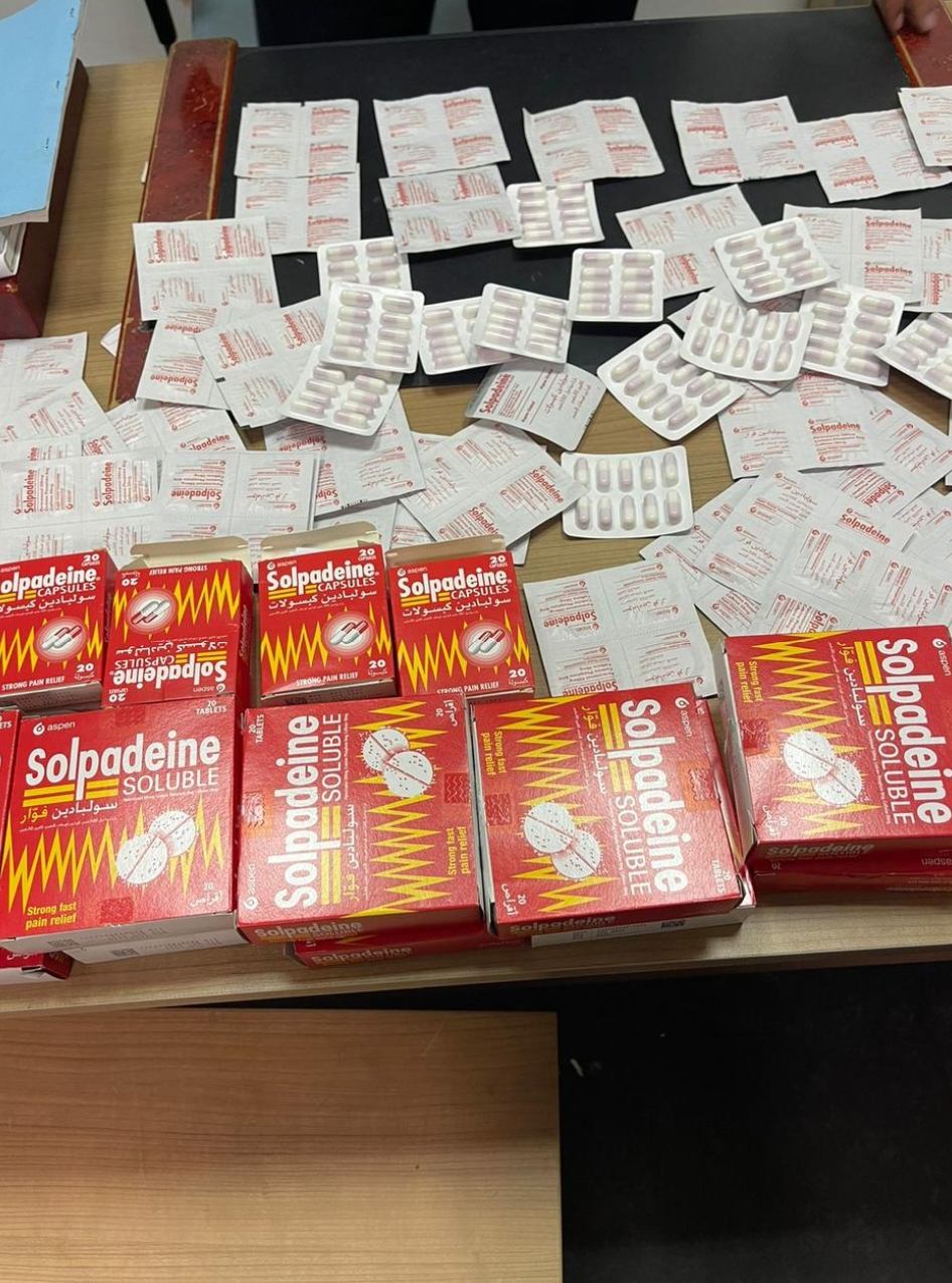 ضبط راكب بحوزته أقراص وكبسولات مدرجة بجداول المخدرات بمطار القاهرة