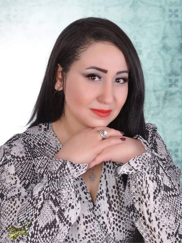 بطلة "كينج كونج" تستغيث بوزيرة الثقافة بعد استبعاد المخرج لها